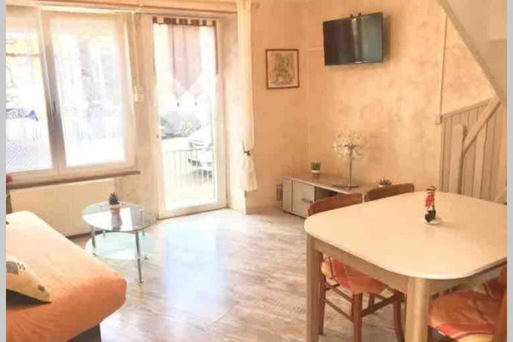 Petite Maison Au Coeur De L Auvergne Jumeaux Eksteriør bilde