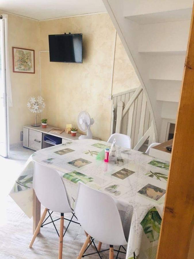 Petite Maison Au Coeur De L Auvergne Jumeaux Eksteriør bilde